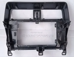Toyota Land Cruiser Prado 150 10.1-Inch Android Radio Fascia / Console