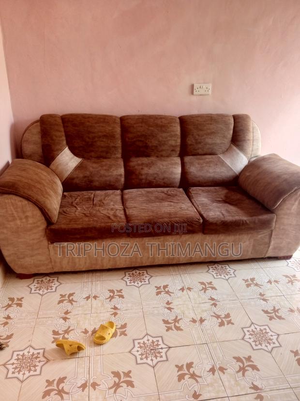 3 Sitter Sofa - thumbnail 2