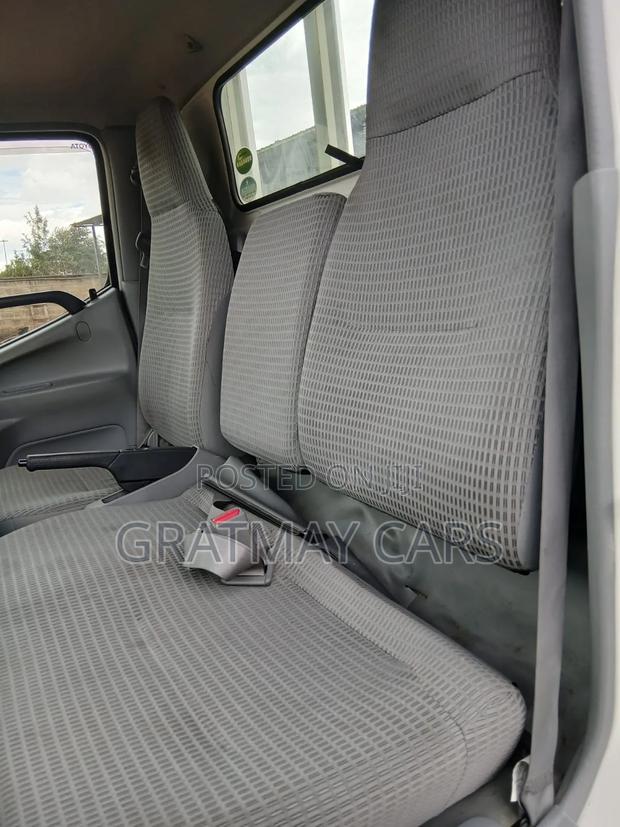 Toyota Dyna 2019 White - thumbnail 8