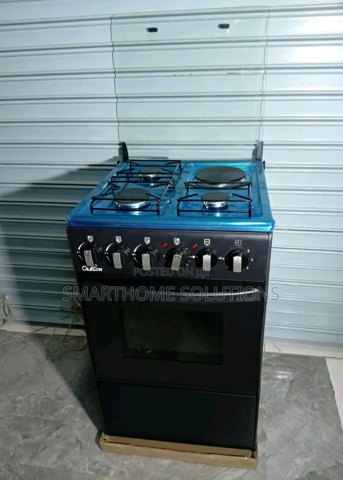 Standing Cooker 50*55 3 Gas 1 Hot Plate