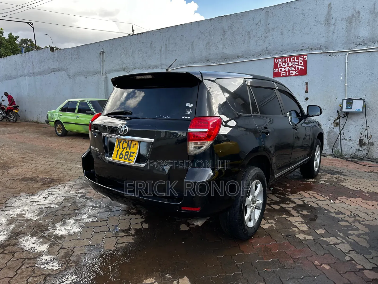 Toyota Vanguard 2010 Black