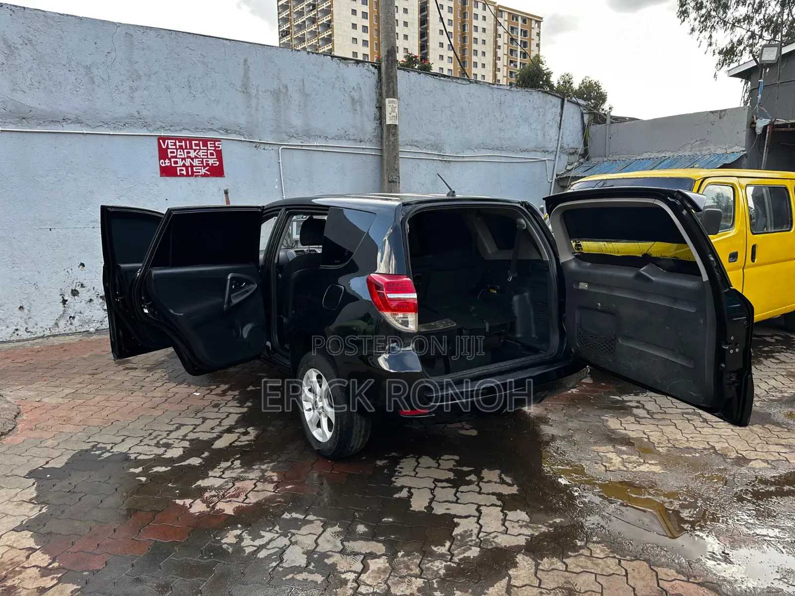 Toyota Vanguard 2010 Black