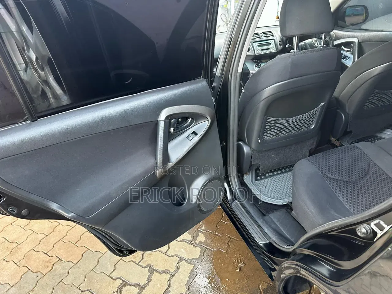 Toyota Vanguard 2010 Black