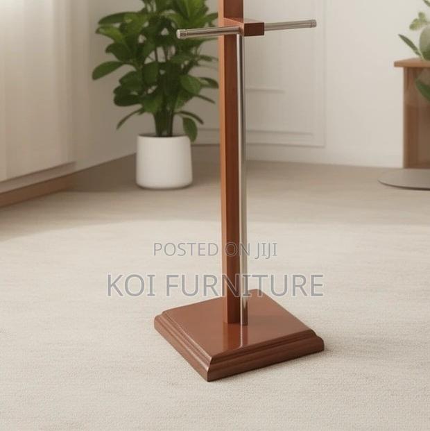 Hnagers; Mahogany Executive Hat Coat Hangers - thumbnail 3