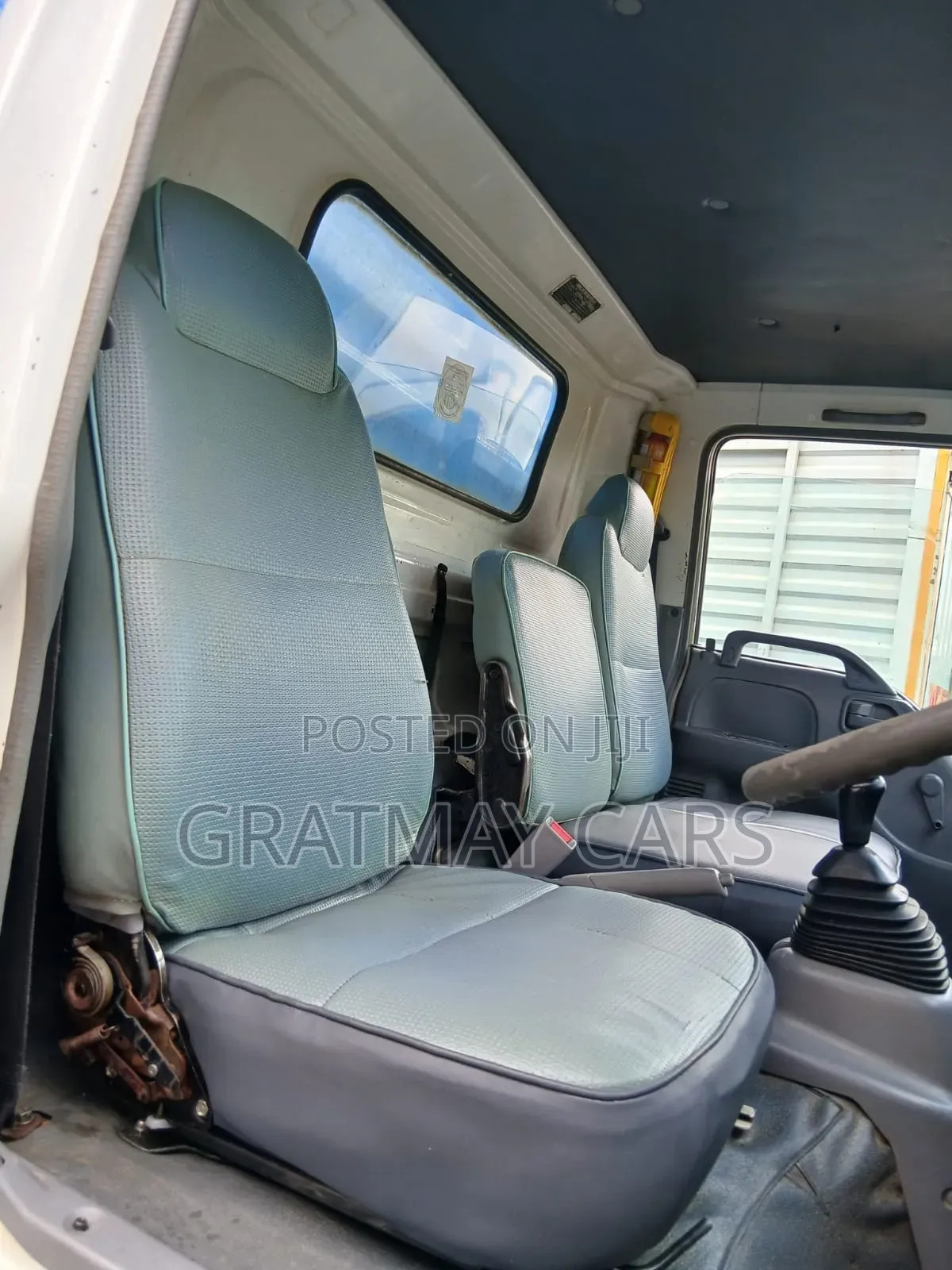 Isuzu NPR 2015 White