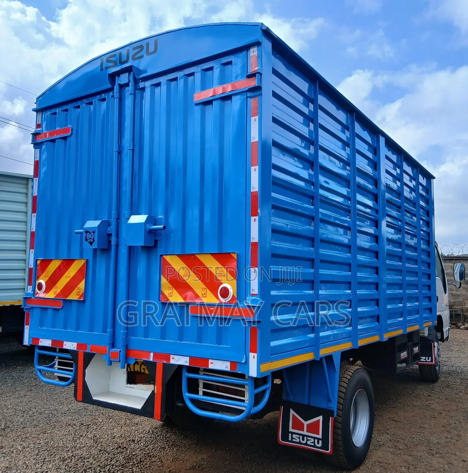 Isuzu NPR 2015 White