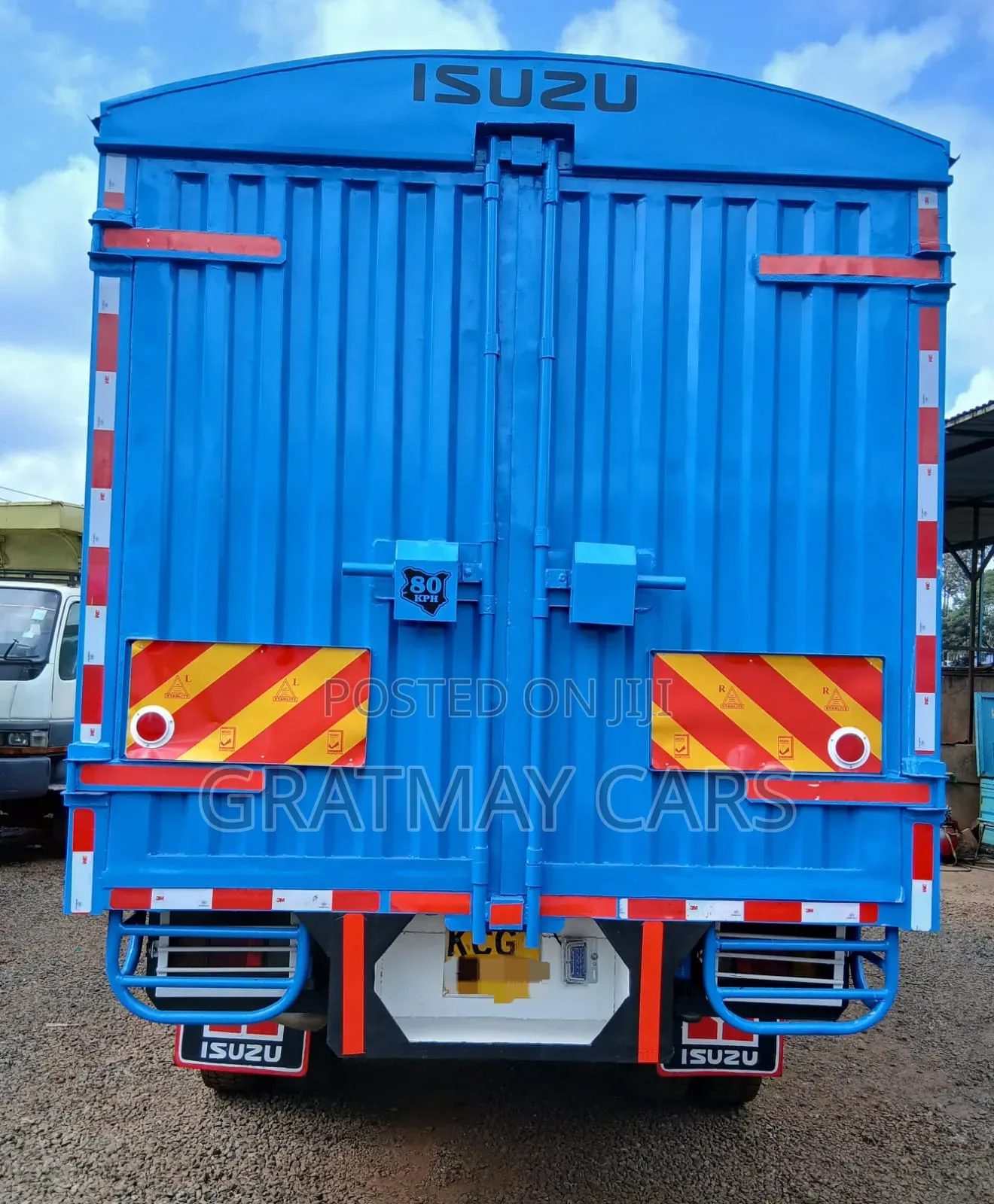 Isuzu NPR 2015 White