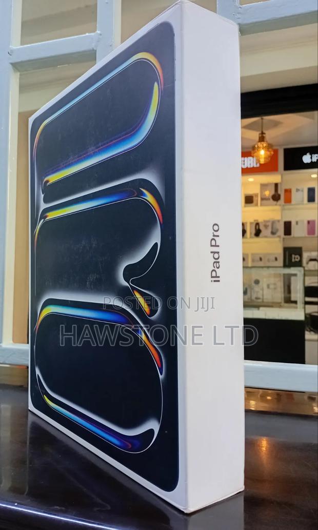 New Apple iPad Pro 13 (2025) 256 GB Black - thumbnail 2