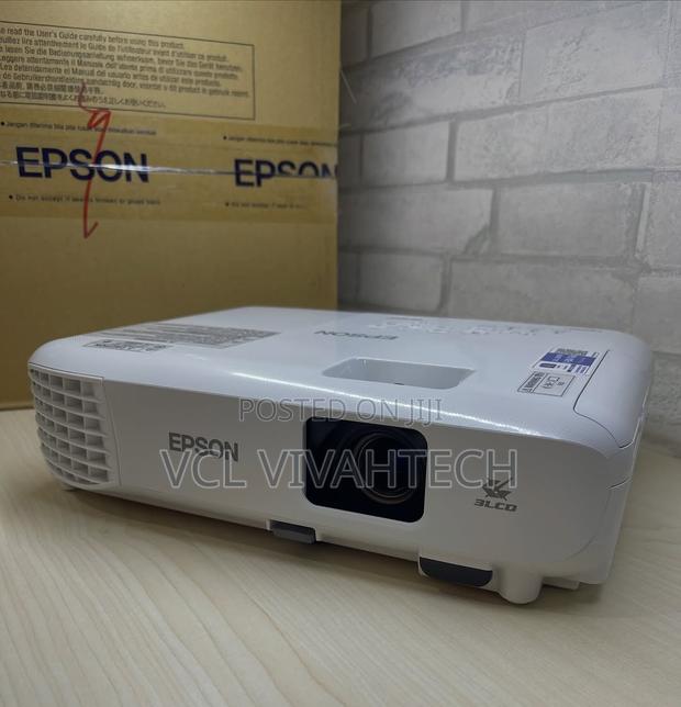 Epson W53 Projector - thumbnail 2
