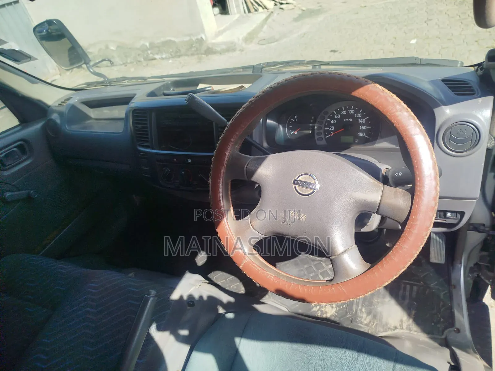 Nissan Caravan (Urvan) 2006 Grey