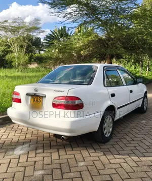 Toyota Corolla 1998 White