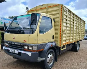 Mitsubishi Canter Fh 2014 Yellow