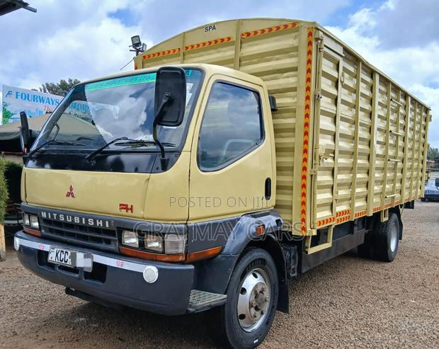 Mitsubishi Canter Fh 2014 Yellow