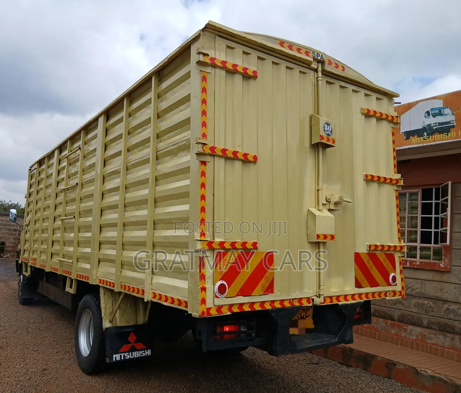 Mitsubishi Canter Fh 2014 Yellow