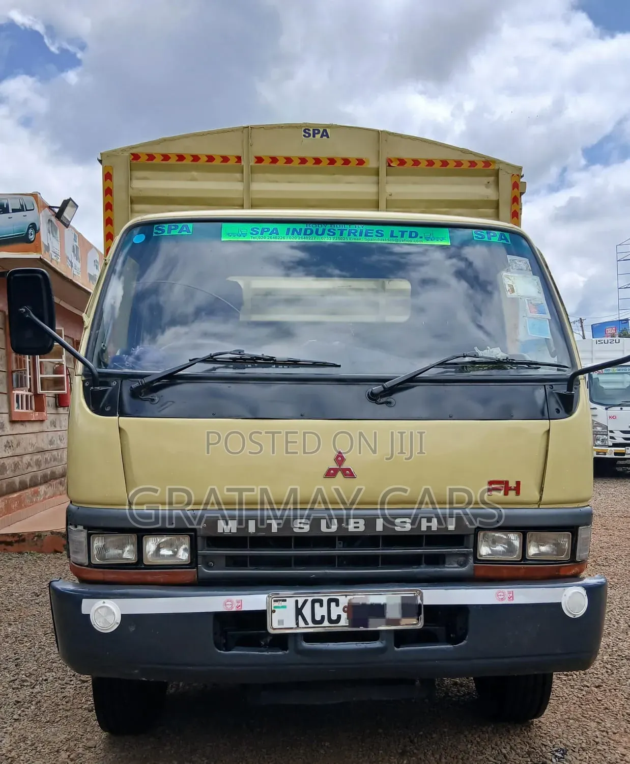 Mitsubishi Canter Fh 2014 Yellow