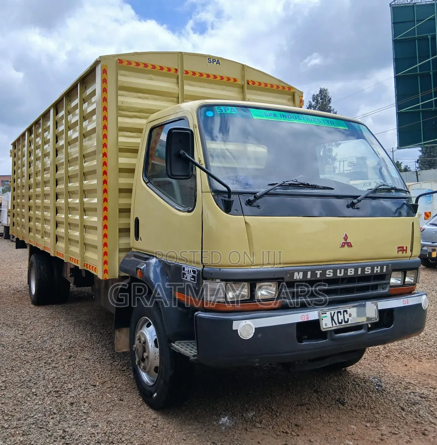 Mitsubishi Canter Fh 2014 Yellow