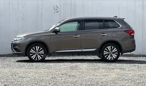 Mitsubishi Outlander 2019 Green