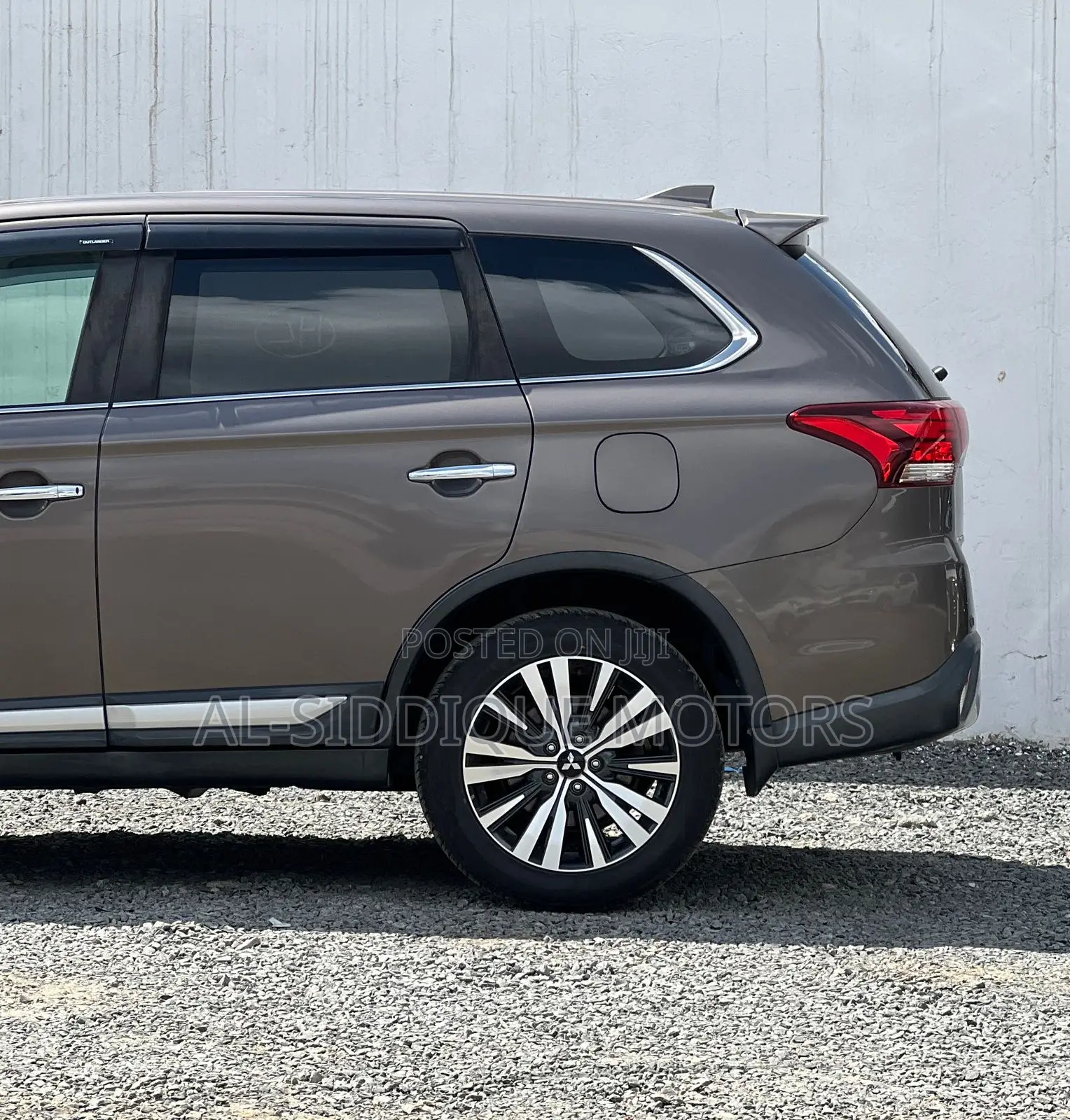 Mitsubishi Outlander 2019 Green