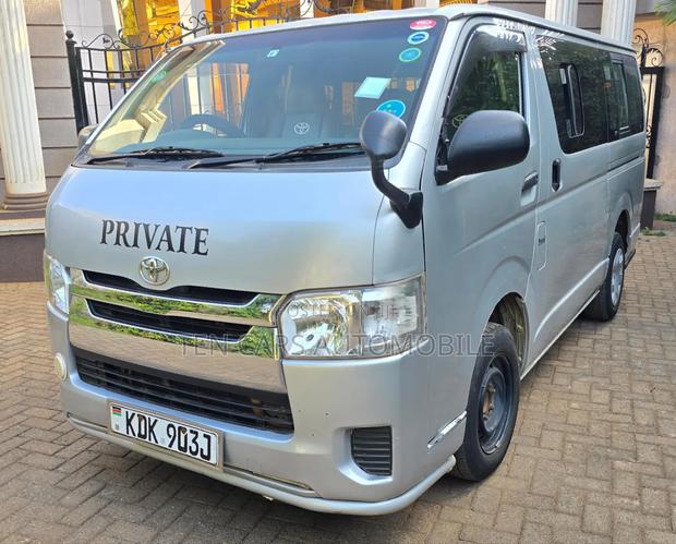 Toyota HiAce 2015 Silver - thumbnail 3