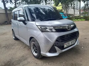 Toyota Tank 1.0 AWD 2018 Silver