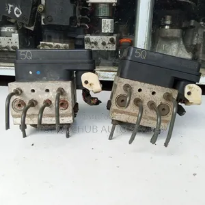 Toyota Prado Abs Pump (5q)