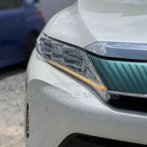 Toyota Harrier 2.0 2019 Off white