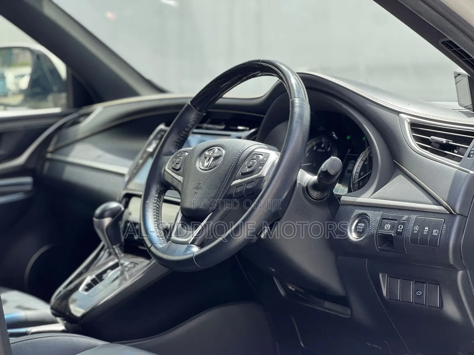 Toyota Harrier 2.0 2019 Off white