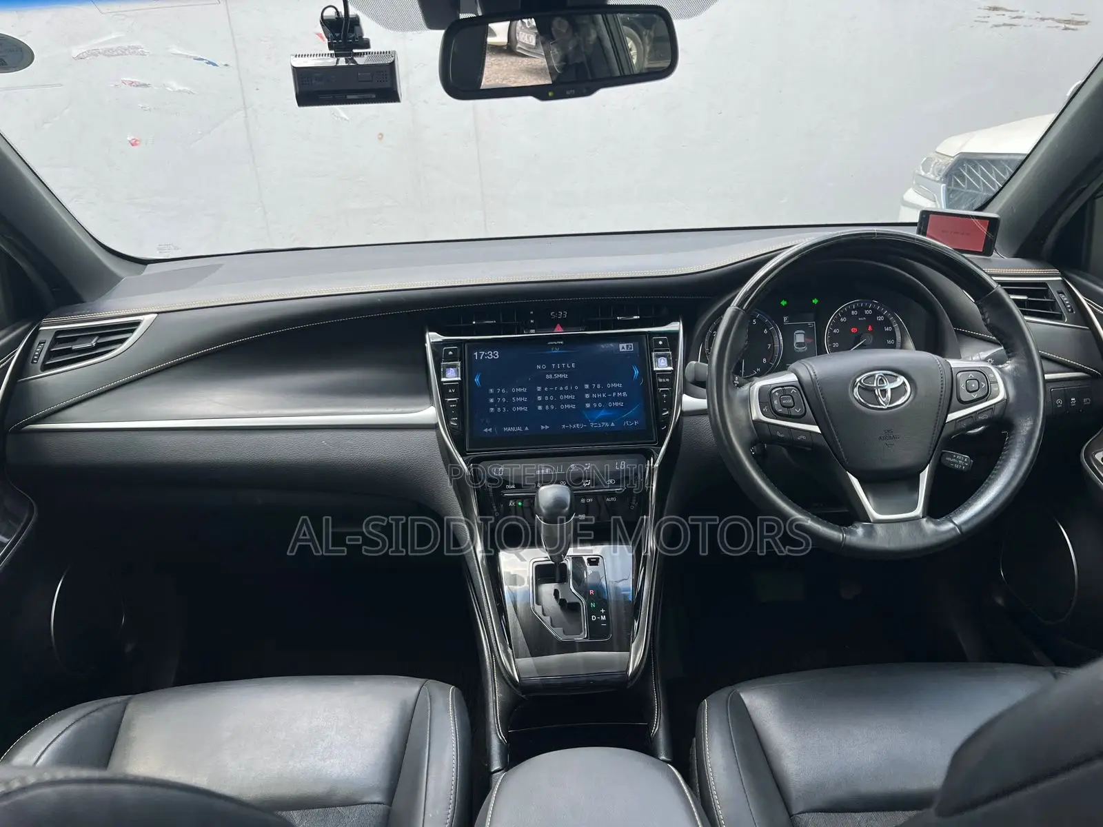 Toyota Harrier 2.0 2019 Off white