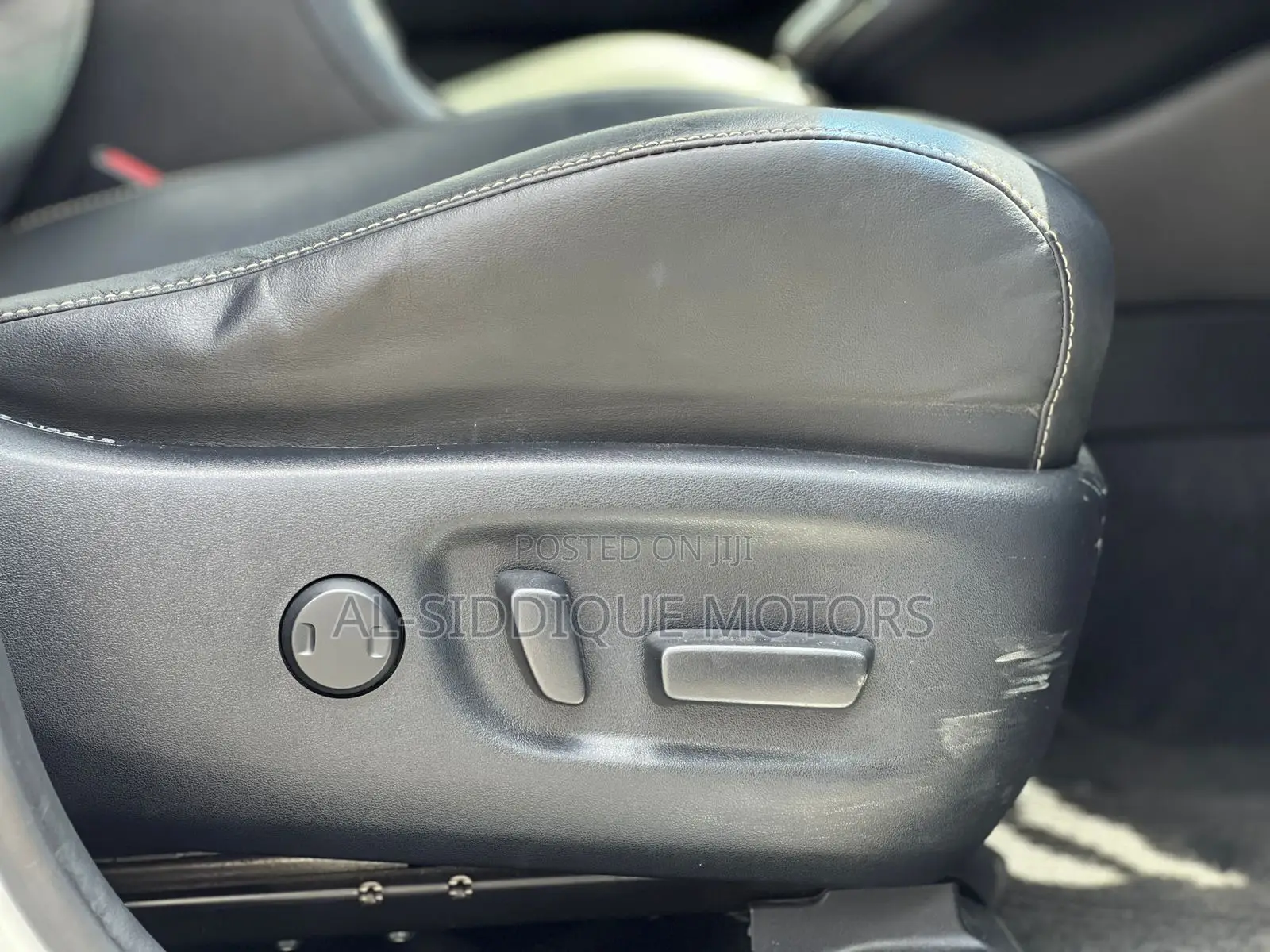 Toyota Harrier 2.0 2019 Off white