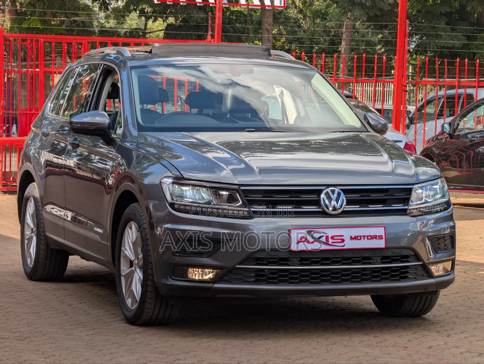 Volkswagen Tiguan 2018 Gray