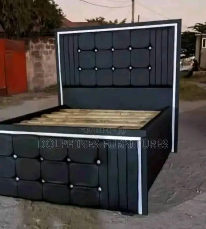 Black Chester Bed