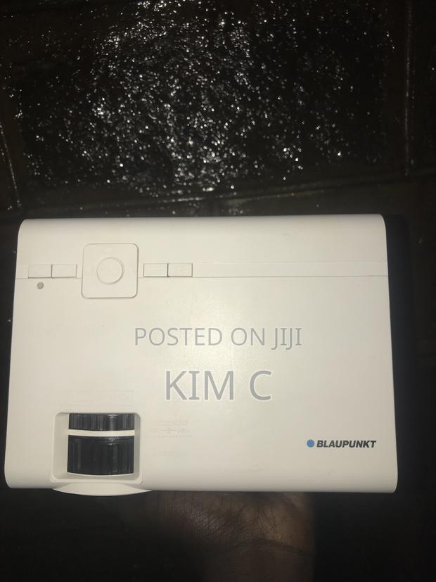 Blaupunkt Projector - thumbnail 3