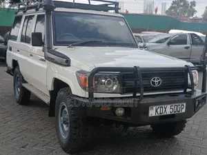 Toyota Land Cruiser 2012 White
