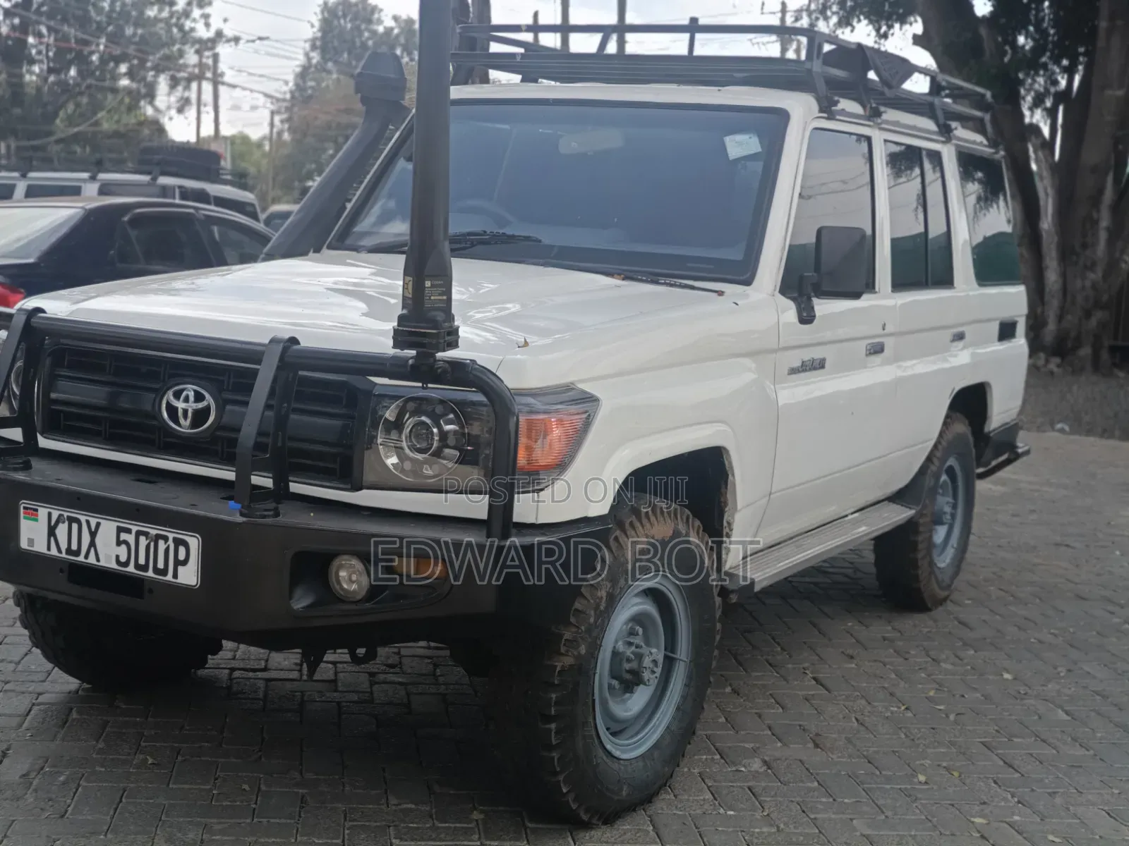 Toyota Land Cruiser 2012 White