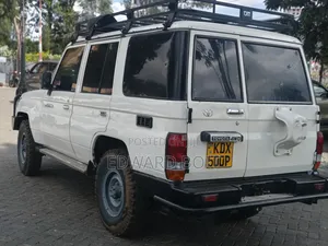 Toyota Land Cruiser 2012 White