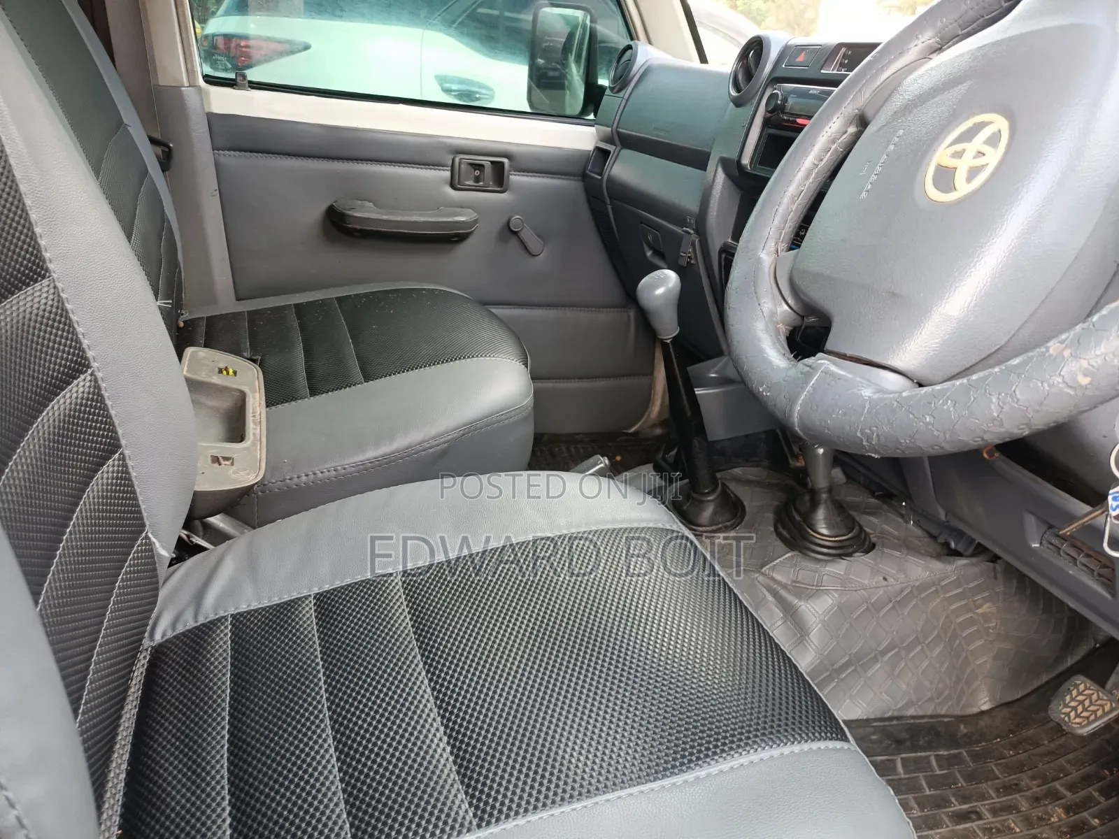 Toyota Land Cruiser 2012 White