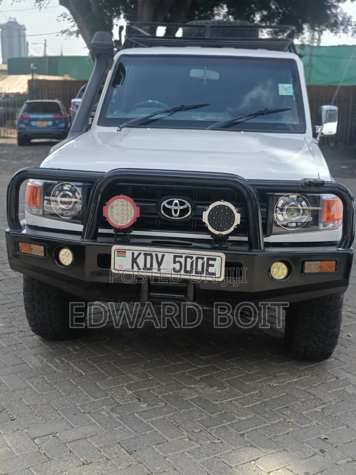 Toyota Land Cruiser 2012 White