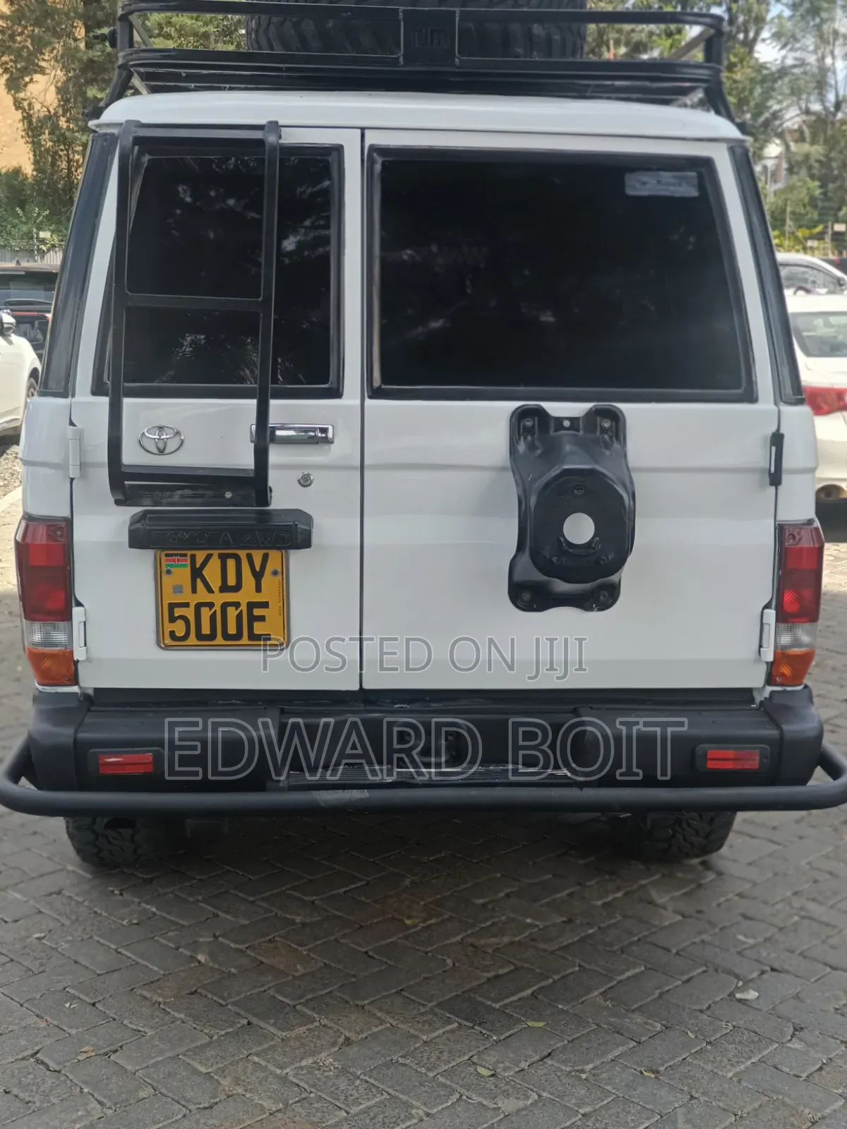 Toyota Land Cruiser 2012 White