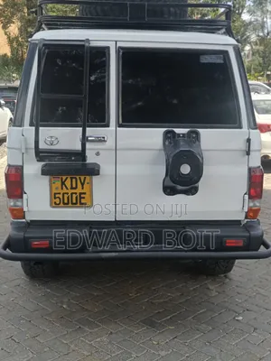 Toyota Land Cruiser 2012 White