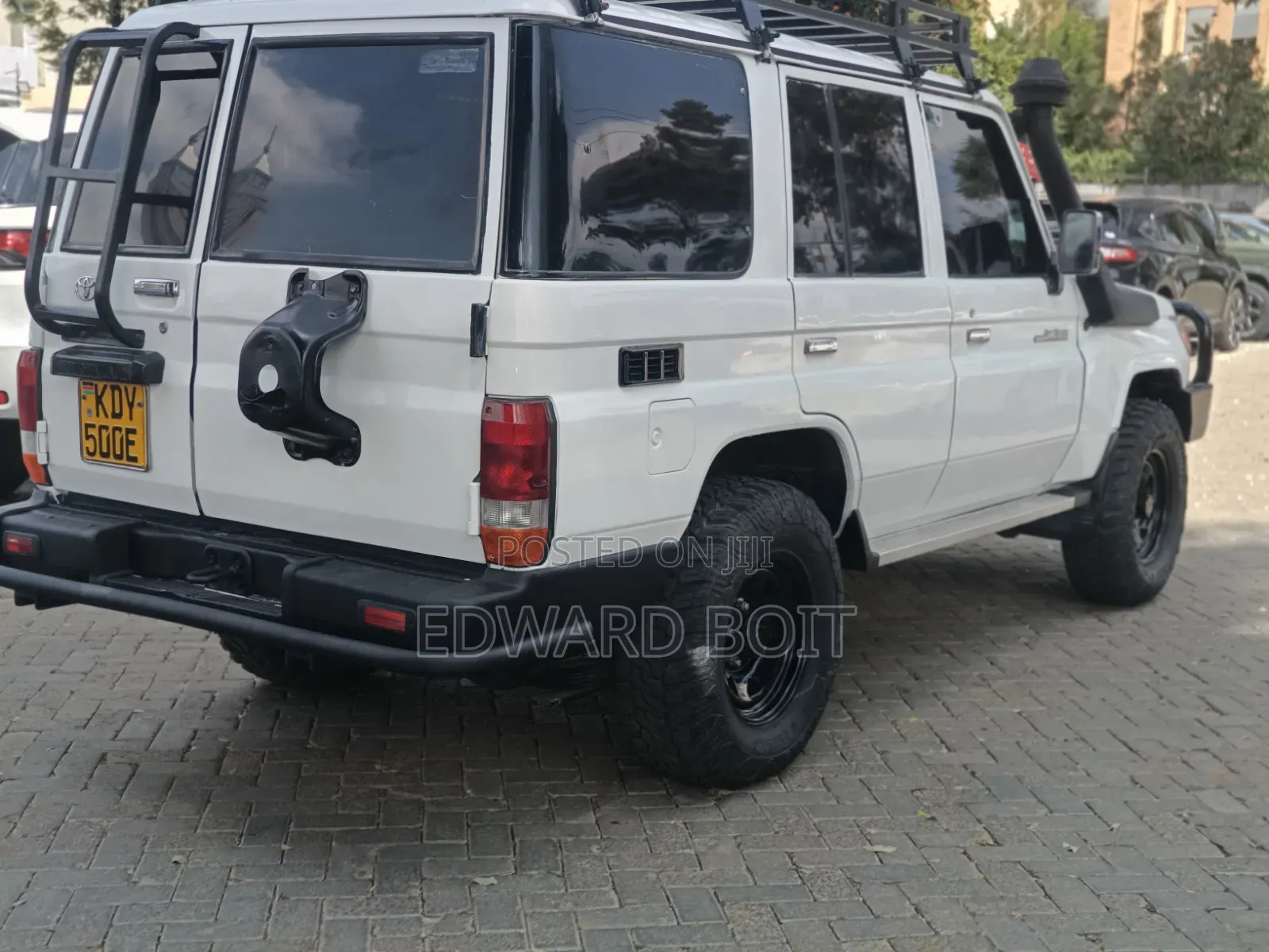 Toyota Land Cruiser 2012 White