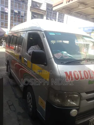 Toyota HiAce 2014 Silver