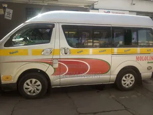 Toyota HiAce 2014 Silver