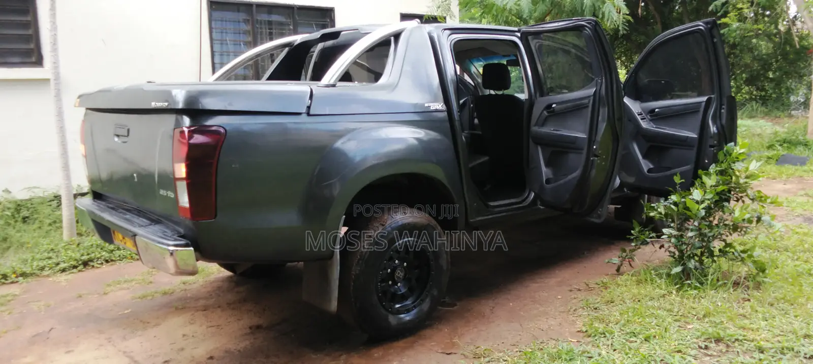Isuzu D-MAX 2015 Gray