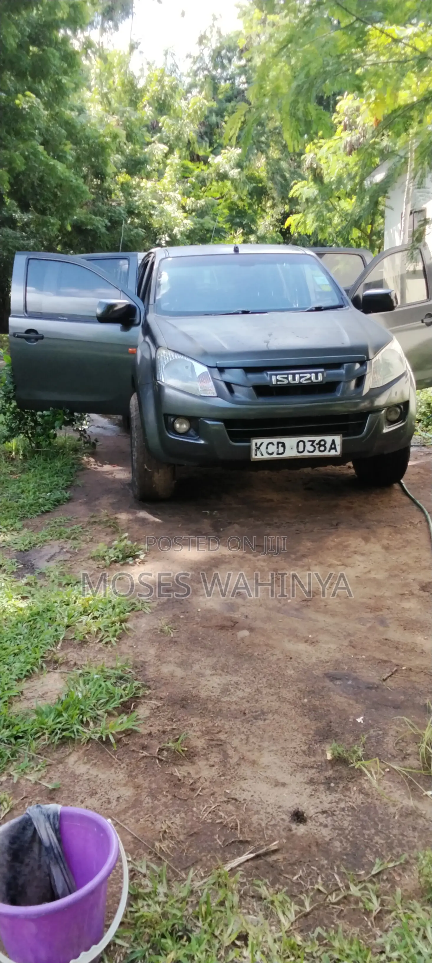 Isuzu D-MAX 2015 Gray