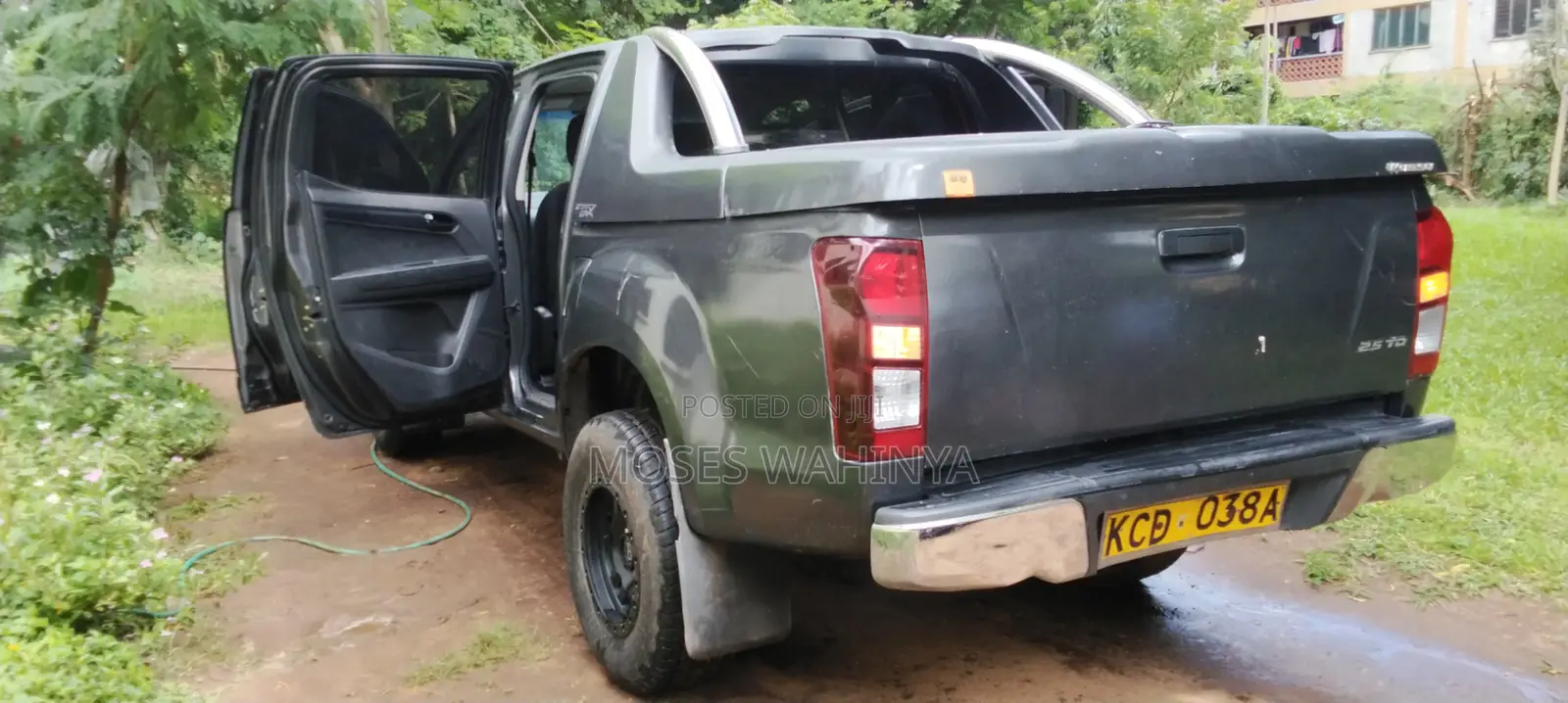 Isuzu D-MAX 2015 Gray