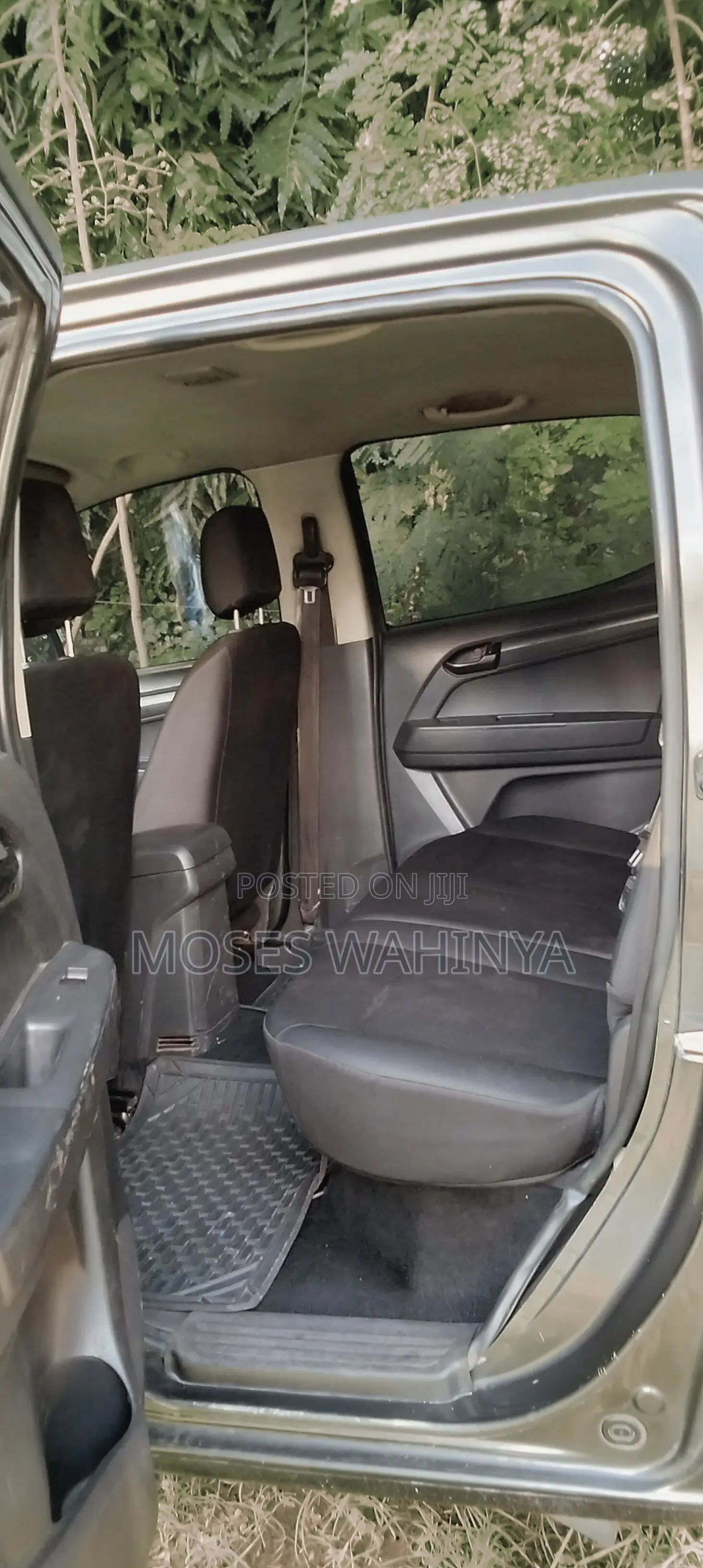 Isuzu D-MAX 2015 Gray