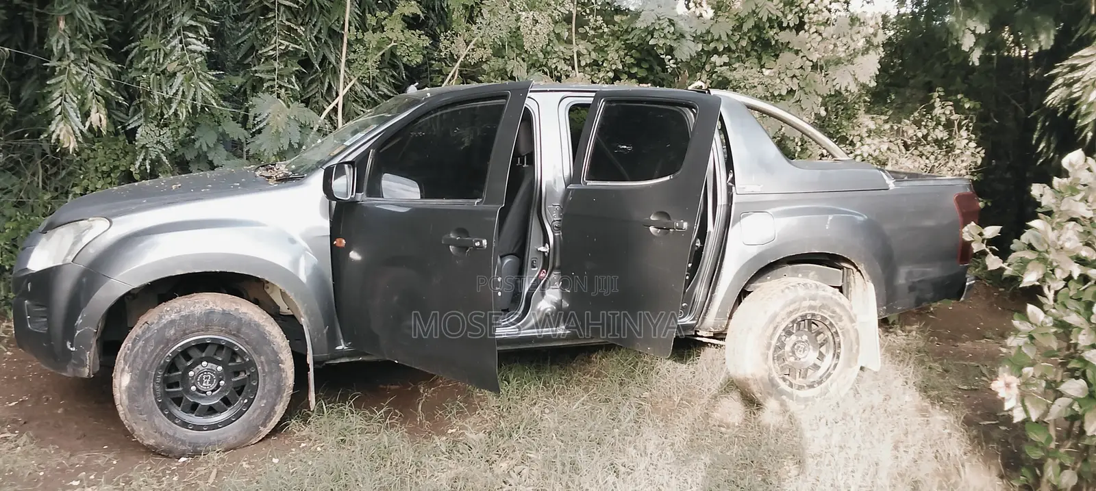 Isuzu D-MAX 2015 Gray