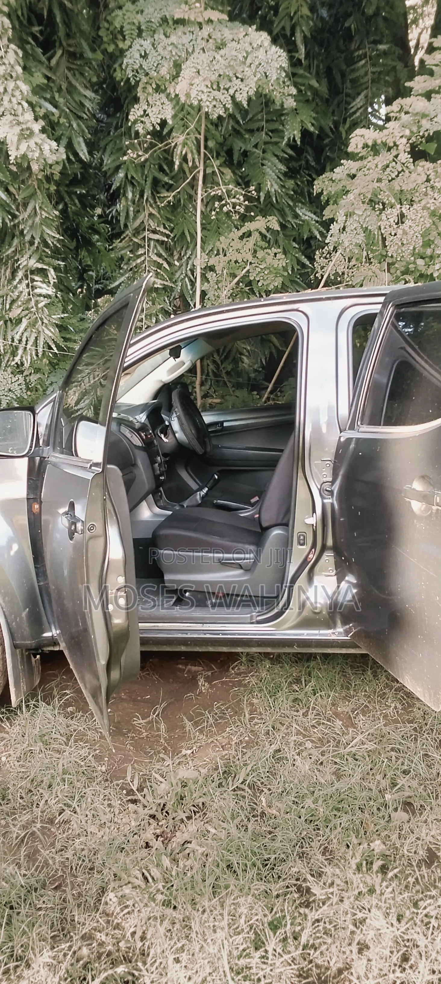 Isuzu D-MAX 2015 Gray