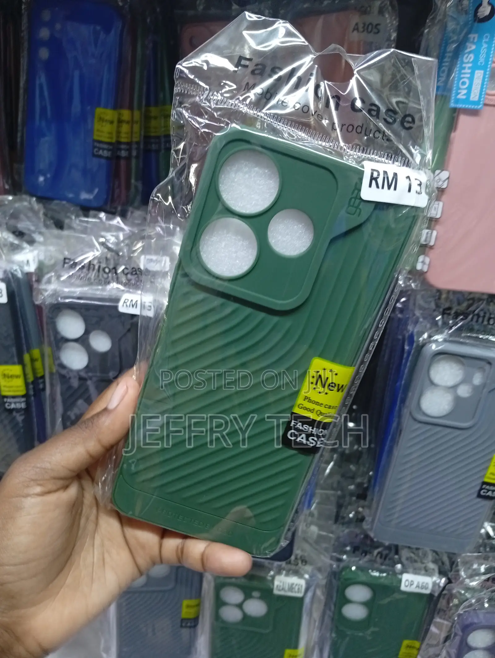 Rm 13c Modern, Non-Slip Diagonal Wavy Stripe Pattern Case