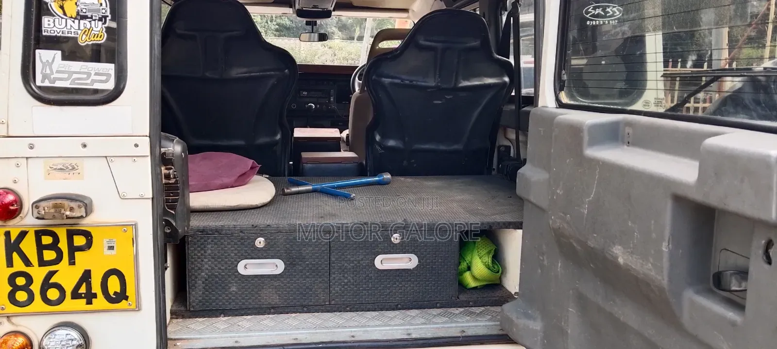 Land Rover Defender 2001 White